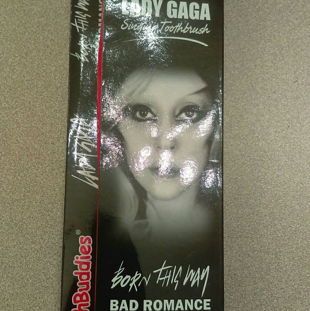 🎶 Lady Gaga singing toothbrush 🎵